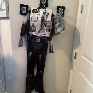 Star Wars Mandalorian Silver and Black Costume